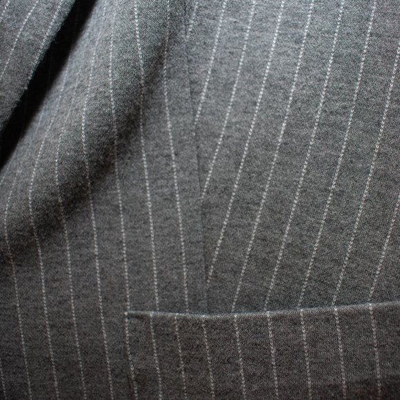 Banana Republic Size 8 Grey and White Pinstriped Cotton Blend Blazer - Picture 2 of 4